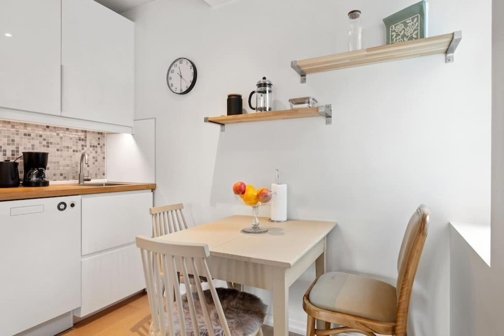 Ferienwohnung Central City Apt. Neighbor To Unesco Bryggen! Bergen Exterior foto